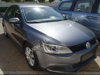Cars For Sale Volkswagen  Jetta  75,000  Gray  Sedan  Automatic  FWD  Cloth  2015  4  No  Gasoline