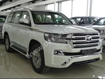 سيارات للبيع تويوتا  لاند كروزر  VXR وايت ايديشن  0  أبيض  اس يو في  اتوماتك  دفع رباعي  مخمل  2018  8  نعم  بنزين