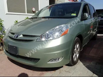 Cars For Sale Toyota  Sienna  XLE  139,000  Green  Van / Bus  Automatic  FWD  Leather  2009  6  Yes  Gasoline