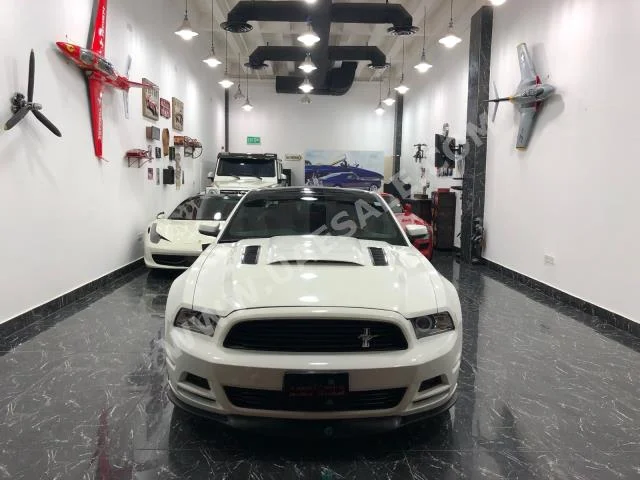 Cars For Sale Ford  Mustang  GT  124,000  White  Coupe / Sport  Automatic  RWD  Leather  2013  8  No  Gasoline