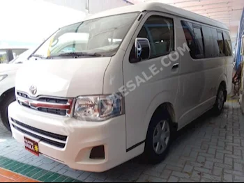 Cars For Sale Toyota  Hiace  0  White  Van / Bus  Manual  FWD  Cloth  2014  4  No  Diesel