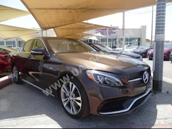 سيارات للبيع مرسيدس - بنز  سي - كلاس  300 كيت 63  50,000  بني  سيدان  اتوماتك  دفع خلفي  جلد  2015  4  بانوراما  بنزين