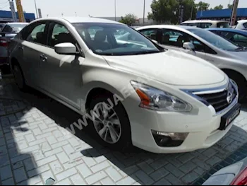Cars For Sale Nissan  Altima  2.5 SV  69,000  White  Sedan  Automatic  FWD  Cloth  2015  4  No  Gasoline