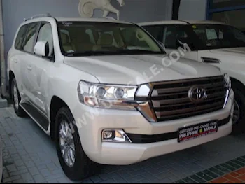 Cars For Sale Toyota  Land Cruiser  GXR  69,000  White  SUV  Automatic  4WD  Leather  2016  8  Yes  Gasoline