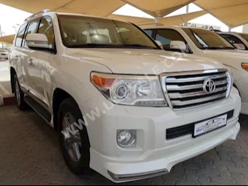Cars For Sale Toyota  Land Cruiser  GXR  220,000  White  SUV  Automatic  4WD  Leather  2014  8  Yes  Gasoline