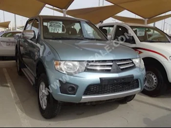 سيارات للبيع متسوبيشي  ال 200  130,000  اخضر فاتح  بيكب  عادي  دفع أمامي  مخمل  2015  4  كلا  بنزين