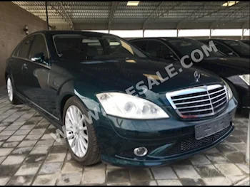 Cars For Sale Mercedes-Benz  S-Class  550 AMG  41,000  Dark Green  Sedan  Automatic  RWD  Leather  2008  8  Yes  Gasoline