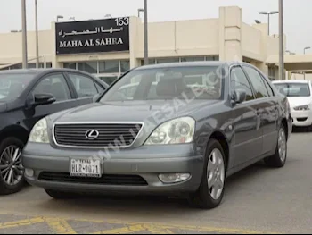 سيارات للبيع لكزس  ال اس  430  178,000  فيروزي  سيدان  اتوماتك  دفع خلفي  جلد  2003  8  نعم  بنزين