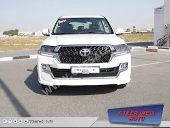 Cars For Sale Toyota  Land Cruiser  GXR  120,389  White  SUV  Automatic  4WD  Leather  2011  6  No  Gasoline