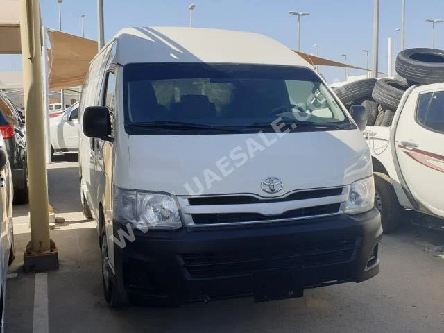 Cars For Sale Toyota  Hiace  Chiller  195,000  White  Van / Bus  Manual  FWD  Cloth  2016  4  No  Gasoline