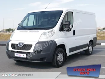 Cars For Sale Peugeot  Boxer  13,837  White  Van / Bus  Manual  FWD  Cloth  2014  4  No  Gasoline
