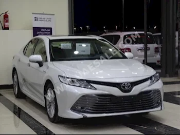 Cars For Sale Toyota  Camry  SE+  0  White  Sedan  Automatic  FWD  Leather  2020  6  Yes  Gasoline