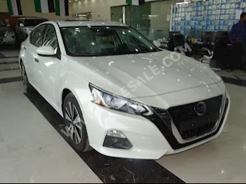Cars For Sale Nissan  Altima  SV  0  White  Sedan  Automatic  FWD  Leather  2020  4  Yes  Gasoline