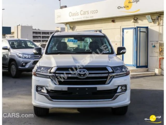 Cars For Sale Toyota  Land Cruiser  VXR  0  White  SUV  Tiptronic  4WD  Leather  2020  8  Yes  Diesel