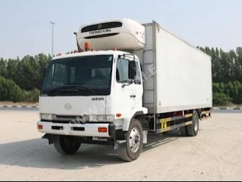 Cars For Sale Nissan  Pickup  230,000  White  Pick Up  Manual  FWD  Cloth  2014  6  No  Gasoline