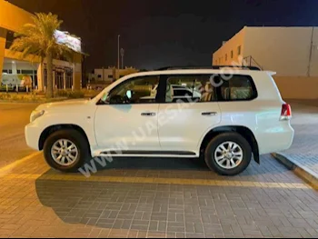 سيارات للبيع تويوتا  لاند كروزر  VXR وايت ايديشن  320  أبيض  كلاسك  اتوماتك  دفع رباعي  جلد  2008  8  كلا  بنزين