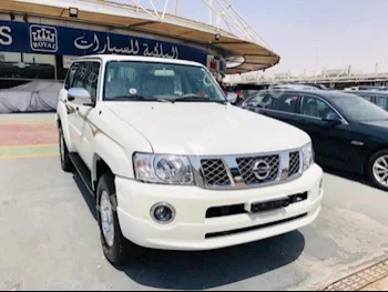 سيارات للبيع نيسان  باترول  سفاري  1,200  أبيض  اس يو في  اتوماتك  دفع أمامي  مخمل  2009  6  نعم  بنزين
