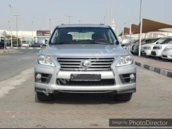 سيارات للبيع لكزس  ال اكس  570 بلاتينيوم  243,836  فضي  اس يو في  اتوماتك  دفع رباعي  جلد  2013  8  نعم  بنزين
