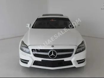 Cars For Sale Mercedes-Benz  CLS-Class  500  144,036  White  Sedan  Automatic  RWD  Leather  2012  8  Yes  Gasoline