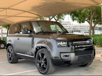 سيارات للبيع لاند روفر  ديفيندر  0  أسود  اس يو في  اتوماتك  دفع كلي مستمر  جلد/مخمل  2022  8  نعم  بنزين