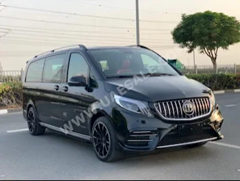 سيارات للبيع مرسيدس - بنز  في 25  0  أسود  فان \ باص  اتوماتك  دفع خلفي  جلد  2022  4  كلا  بنزين