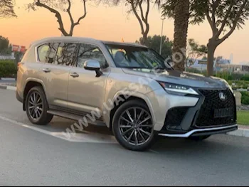 سيارات للبيع لكزس  ال اكس  570  0  فضي  اس يو في  اتوماتك  دفع رباعي  جلد  2022  6  نعم  بنزين