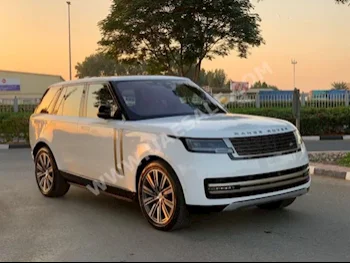 سيارات للبيع لاند روفر  رنج روفر  اتش اس اي  0  أبيض  اس يو في  اتوماتك  دفع كلي مستمر  جلد  2023  8  بانوراما  بنزين