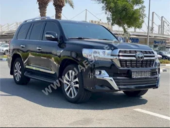 سيارات للبيع تويوتا  لاند كروزر  في اكس أي  68,500  أسود  اس يو في  اتوماتك  دفع كلي مستمر  جلد  2021  8  نعم  بنزين