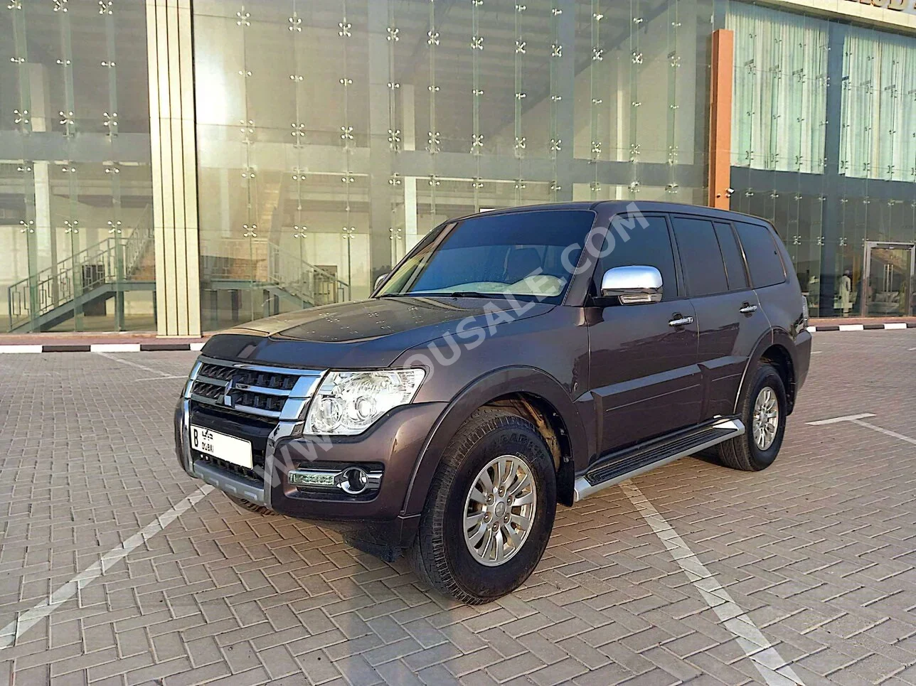 Mitsubishi Pajero 3.5 2015 Automatic 137,000 Km 6 Cylinder 4WD SUV Brown
