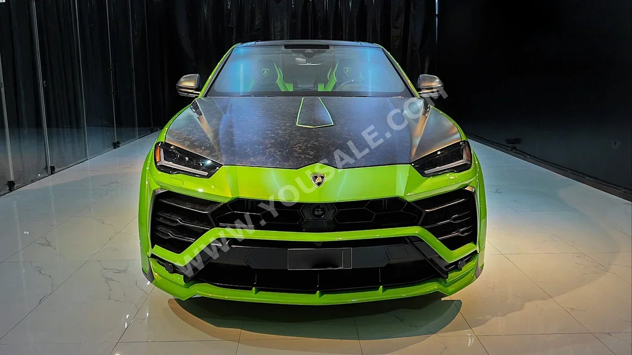 Lamborghini URUS 2021 Automatic 73 Km 8 Cylinder AWD SUV Green