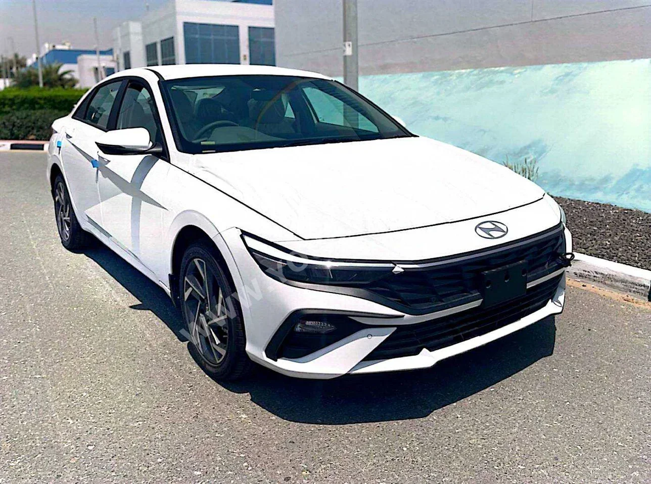 Hyundai Elantra 1.6 2025 Automatic 0 Km 4 Cylinder FWD Sedan White With Warranty