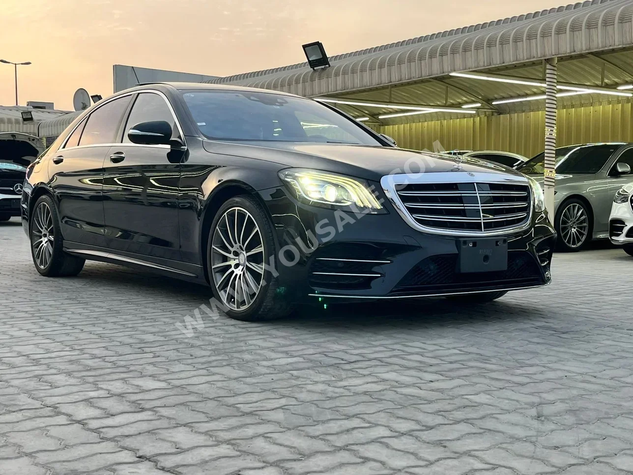 Mercedes-Benz S-Class 560 2018 Automatic 115,000 Km 8 Cylinder 4WD Sedan Black