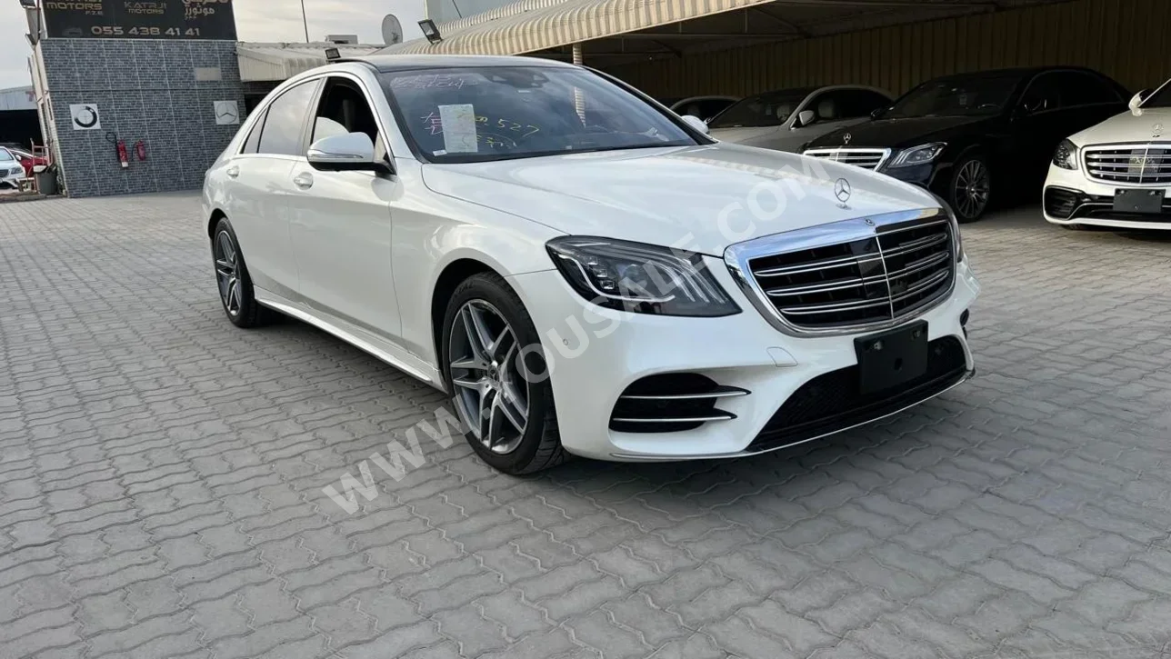 Mercedes-Benz S-Class 560 2018 Automatic 51,000 Km 8 Cylinder 4WD Sedan Pearl White