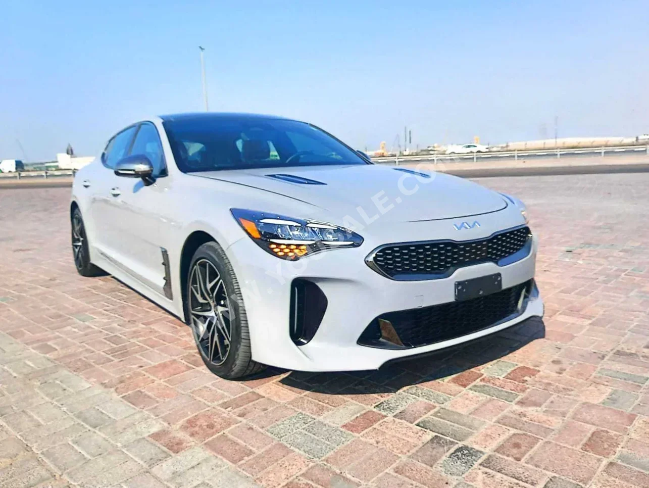 Kia Cadenza 2023 Automatic 14,000 Km 4 Cylinder FWD Coupe / Sport Brown Gray With Warranty