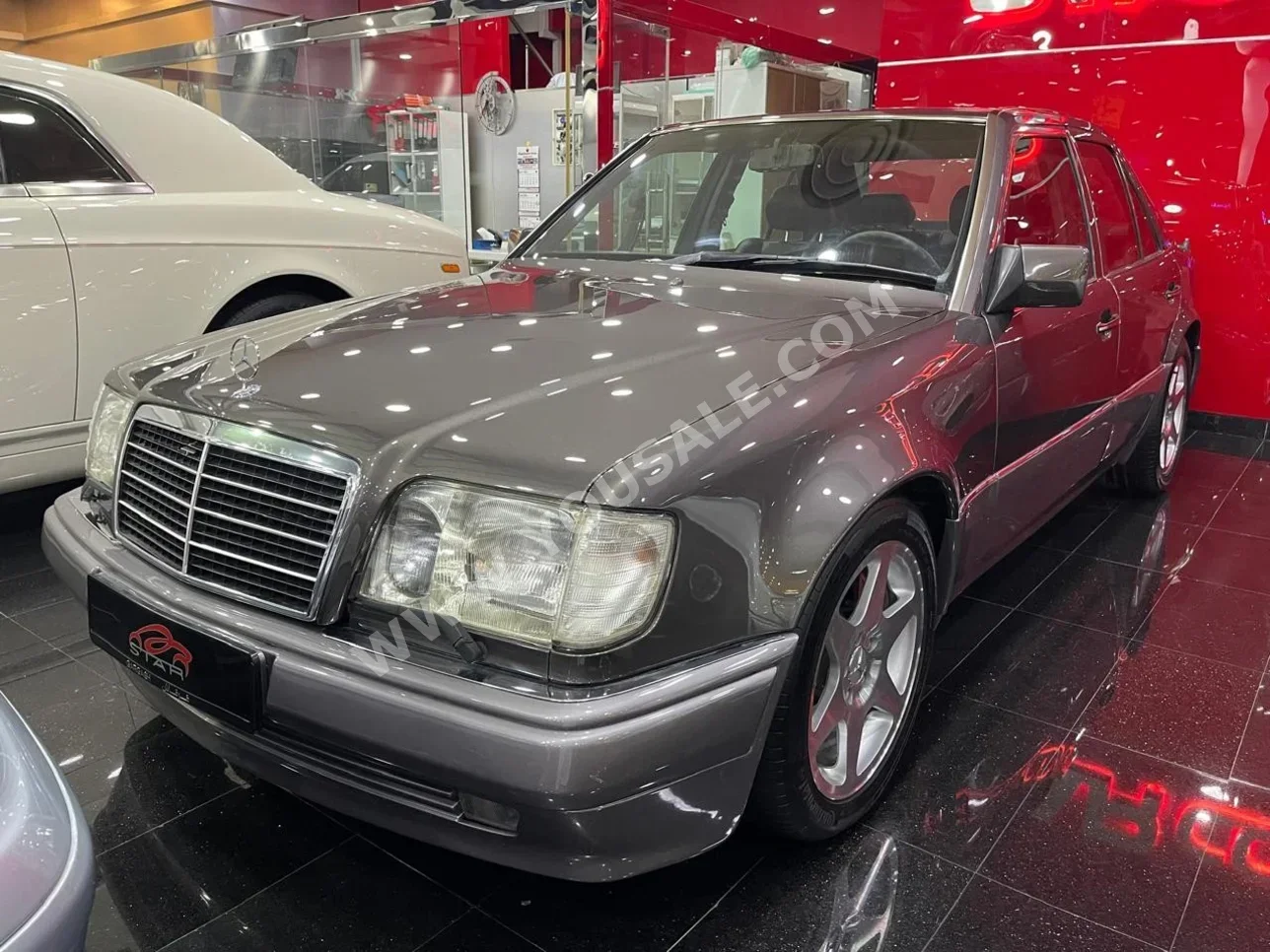 Mercedes-Benz  E-Class  500  1992  Automatic  151,000 Km  8 Cylinder  RWD  Sedan  Violet