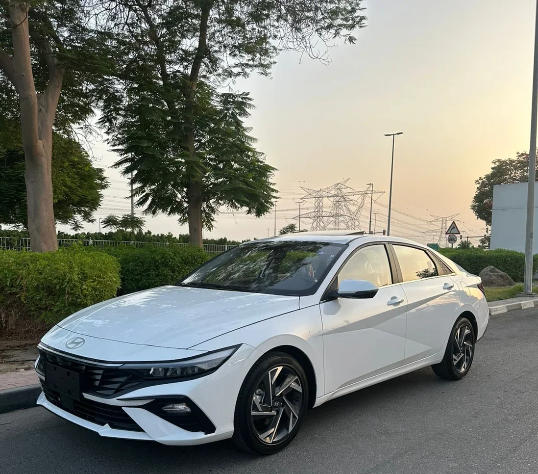 Hyundai  Elantra  2025  Automatic  0 Km  4 Cylinder  FWD  Sedan  White