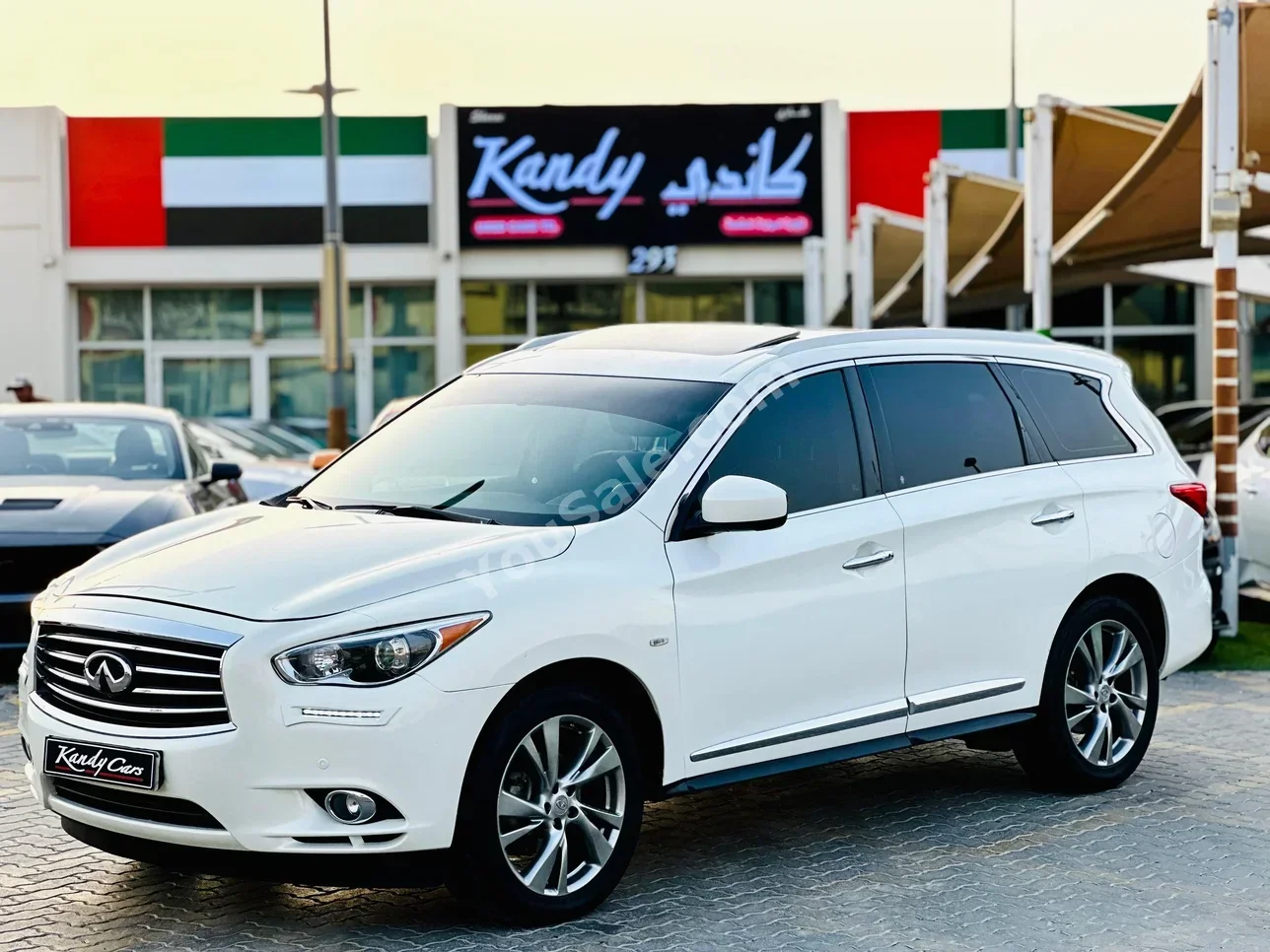 Infiniti JX 35 2013 Automatic 200,500 Km 6 Cylinder FWD SUV White
