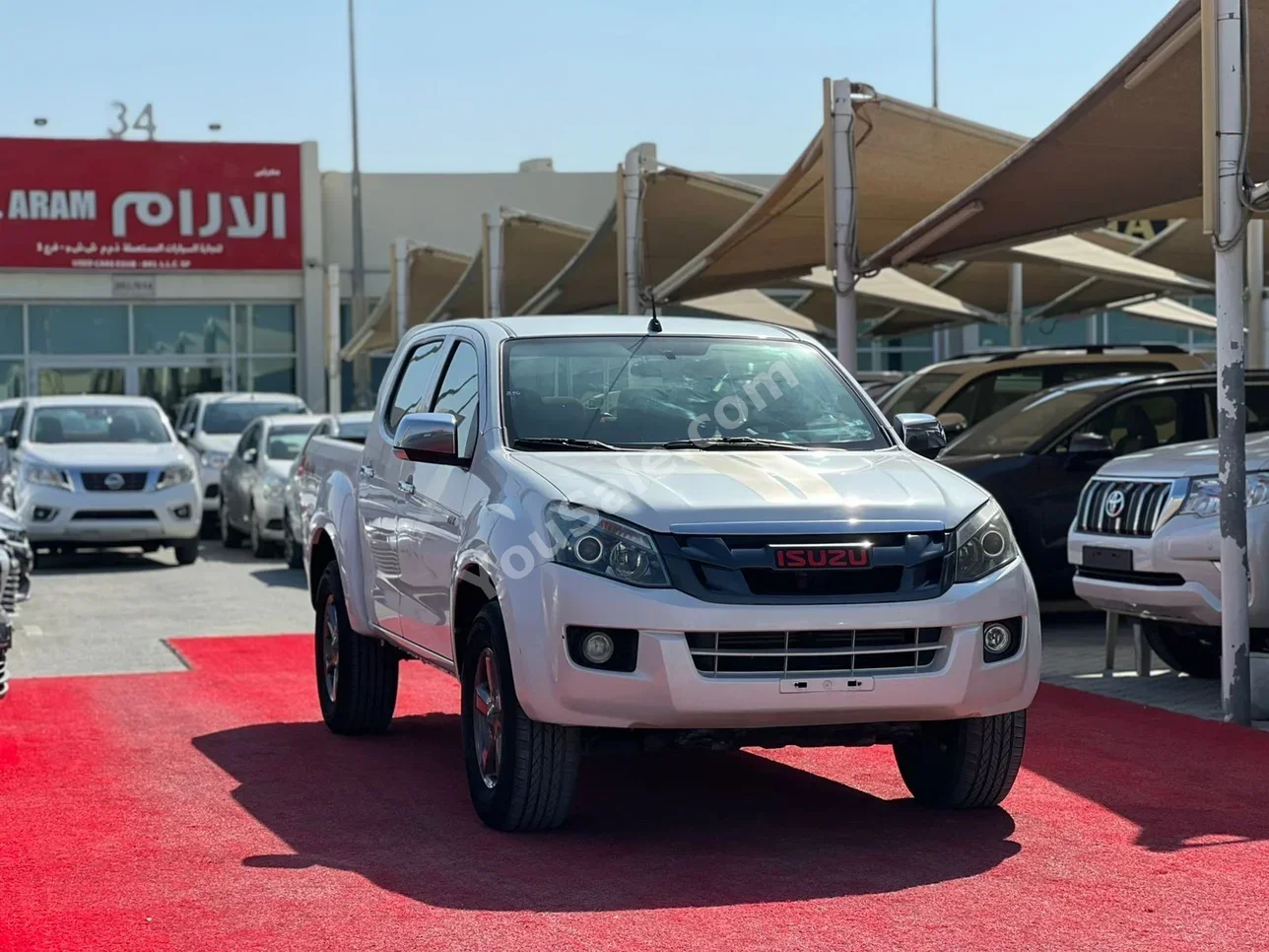 Isuzu D-Max 2016 Manual 233,000 Km 6 Cylinder 4WD Pick Up White