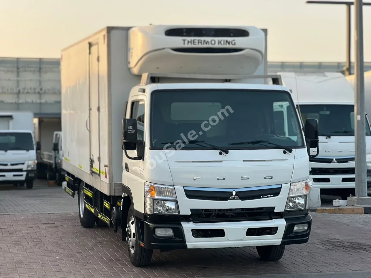 Mitsubishi  Fuso Canter  2020  Manual  236,000 Km  4 Cylinder  4WD  Pick Up  White