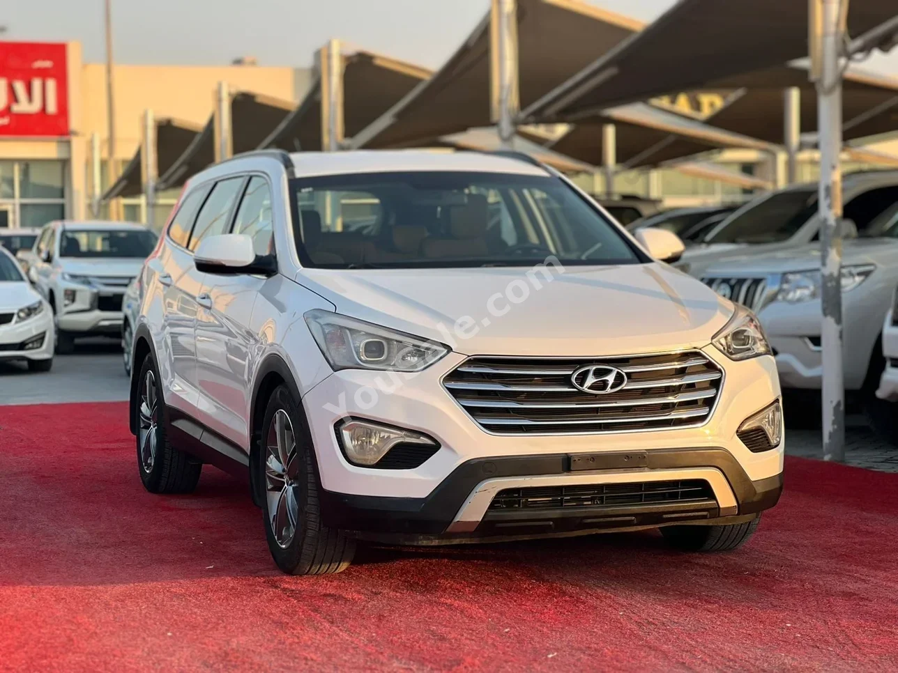 Hyundai Santa Fe 2016 Automatic 159,000 Km 6 Cylinder 4WD SUV White