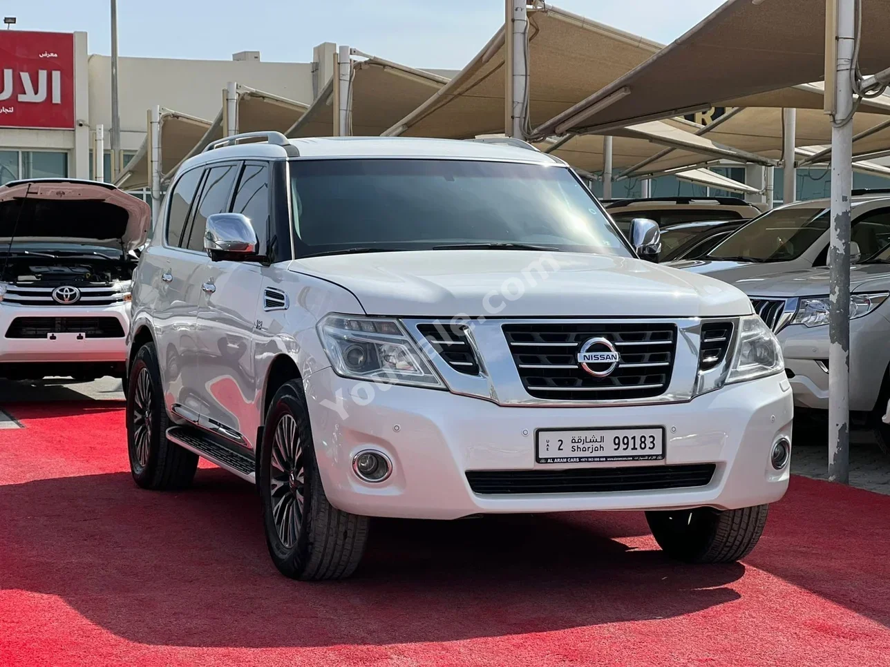 Nissan Patrol Platinum 2014 Automatic 258,000 Km 8 Cylinder 4WD SUV White