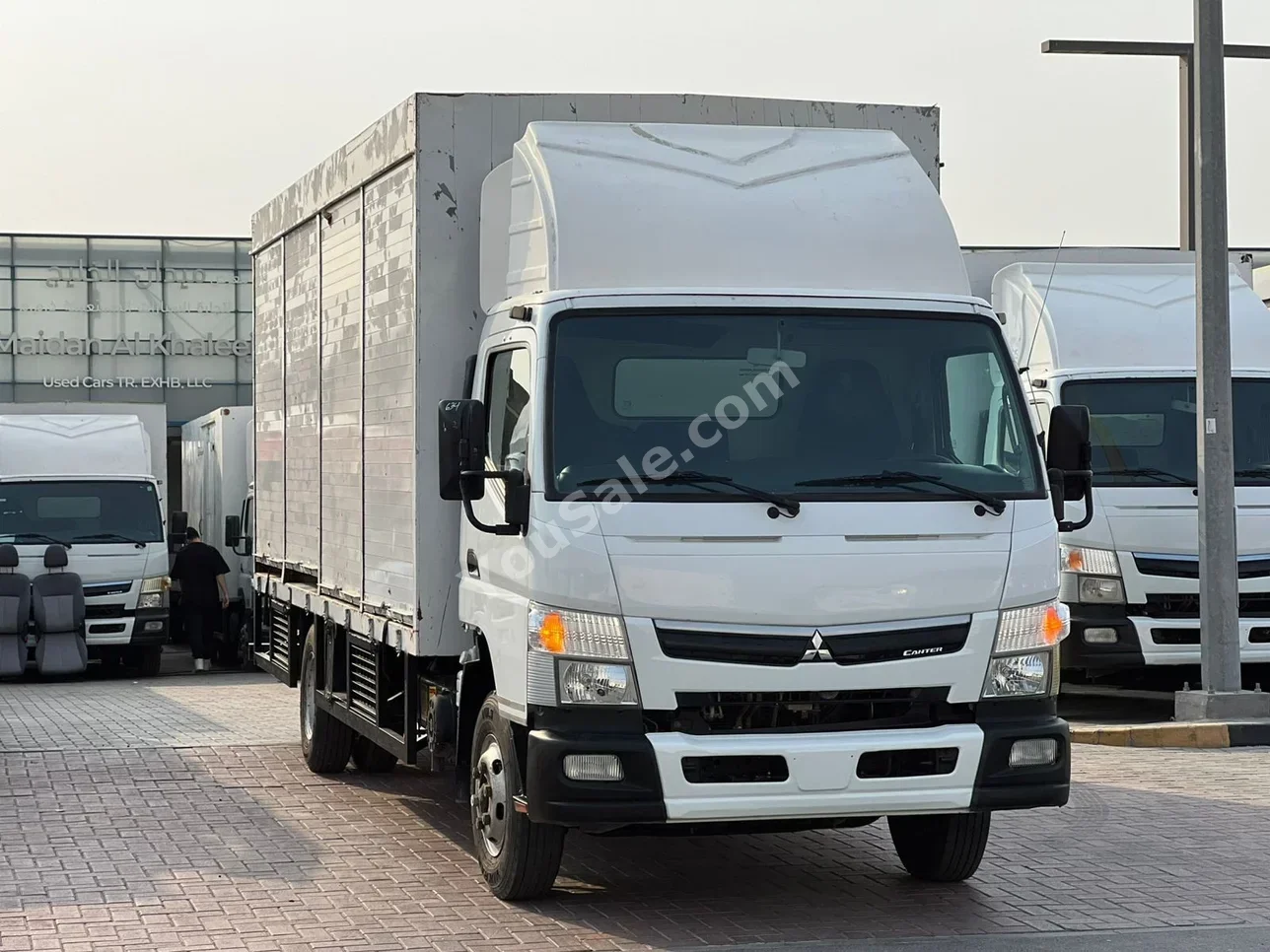 Mitsubishi Fuso Canter 2019 Manual 327,000 Km 4 Cylinder AWD Pick Up White