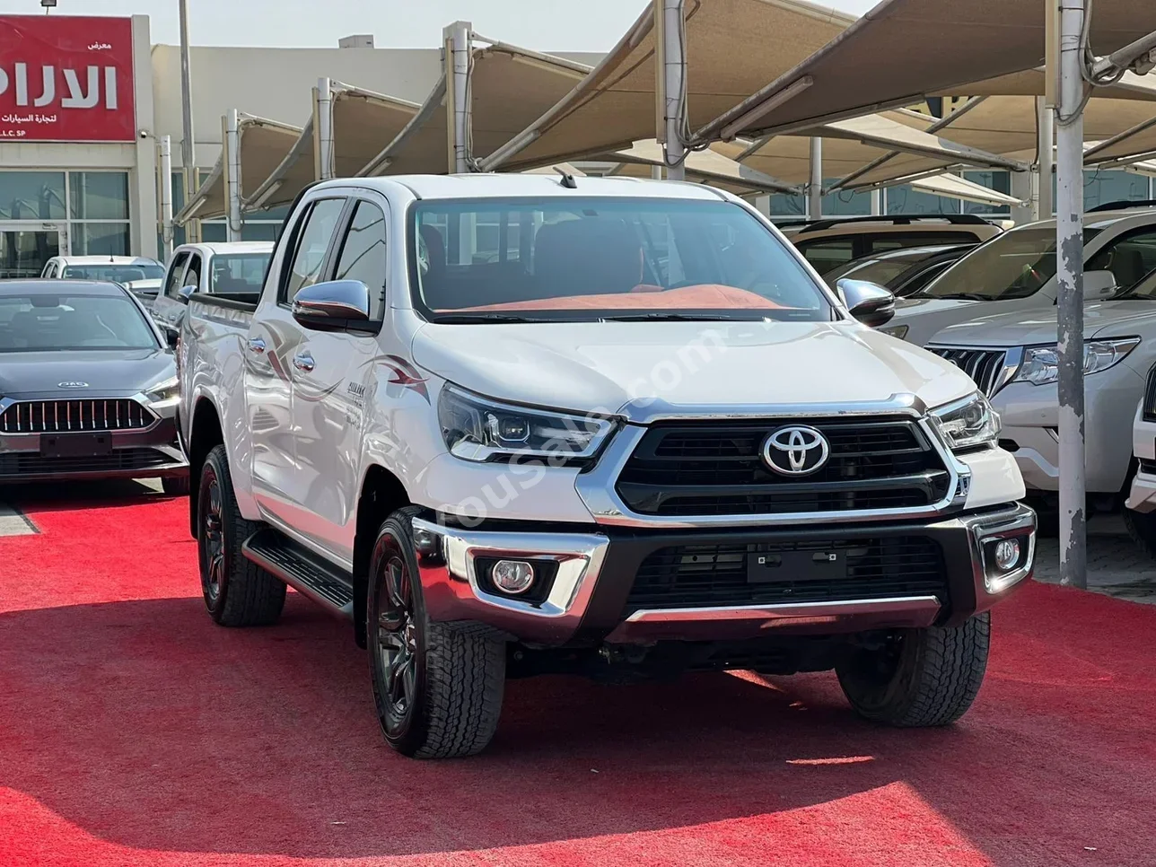Toyota Hilux SRS 2025 Automatic 44,000 Km 4 Cylinder 4WD Pick Up White