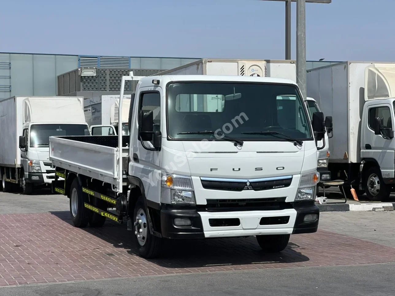 Mitsubishi Fuso Canter 2020 Manual 121,000 Km 4 Cylinder AWD Pick Up White