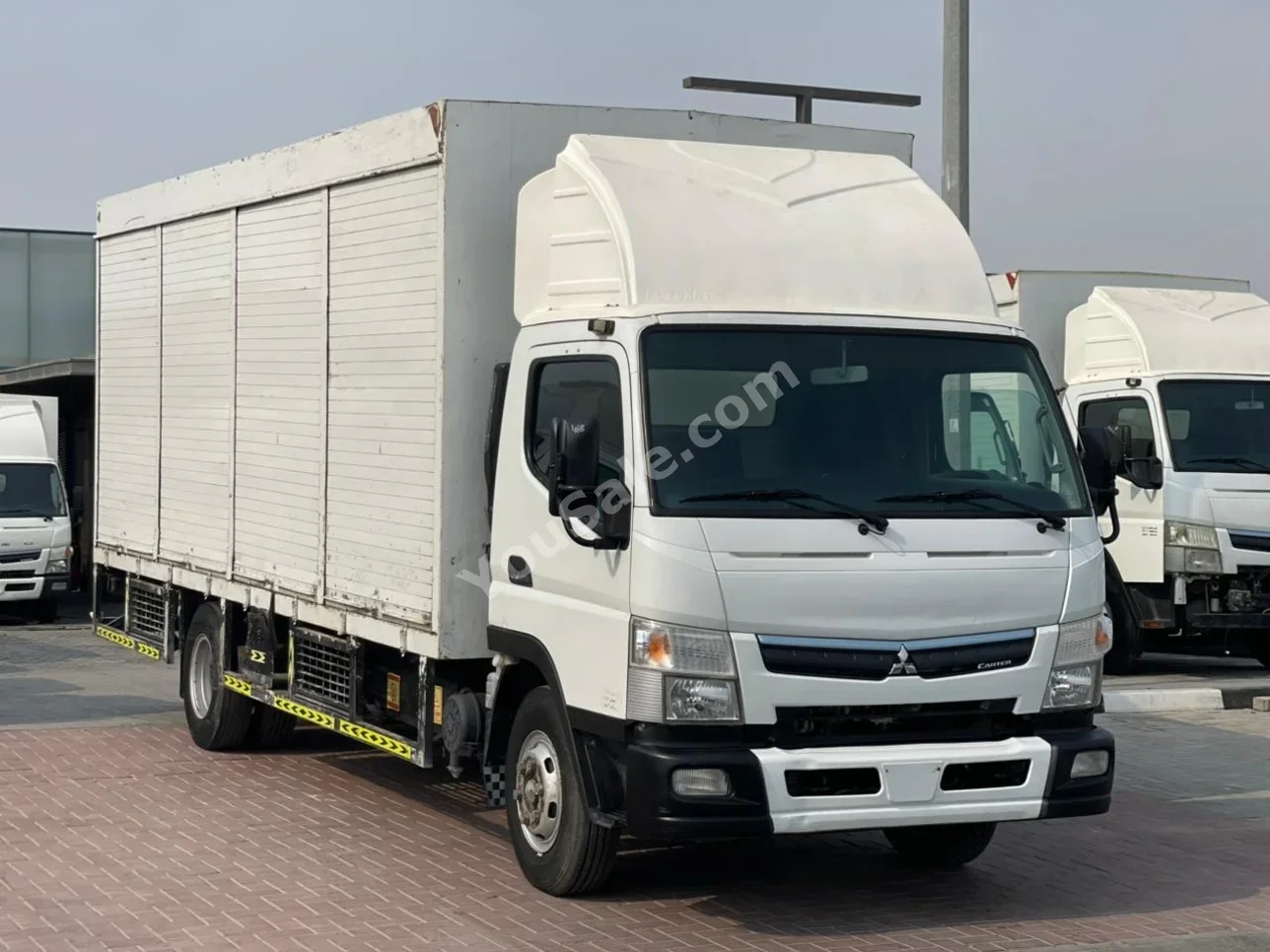 Mitsubishi  Fuso Canter  2019  Manual  238,000 Km  4 Cylinder  AWD  Pick Up  White