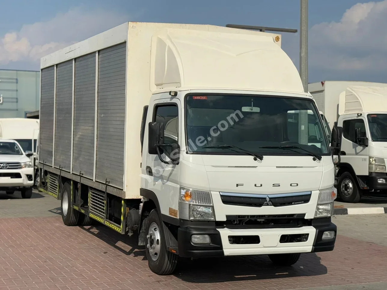 Mitsubishi Fuso Canter 2019 Manual 140,000 Km 4 Cylinder AWD Pick Up White
