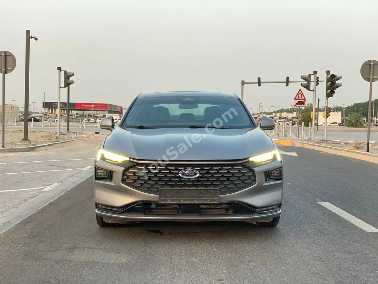 Ford Taurus 2023 Automatic 118,000 Km 4 Cylinder FWD Sedan Gray
