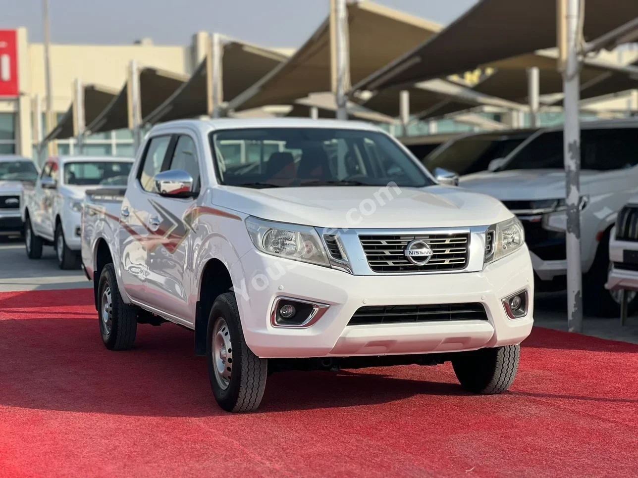 Nissan Navara SE 2017 Automatic 201,000 Km 4 Cylinder 4WD Pick Up White