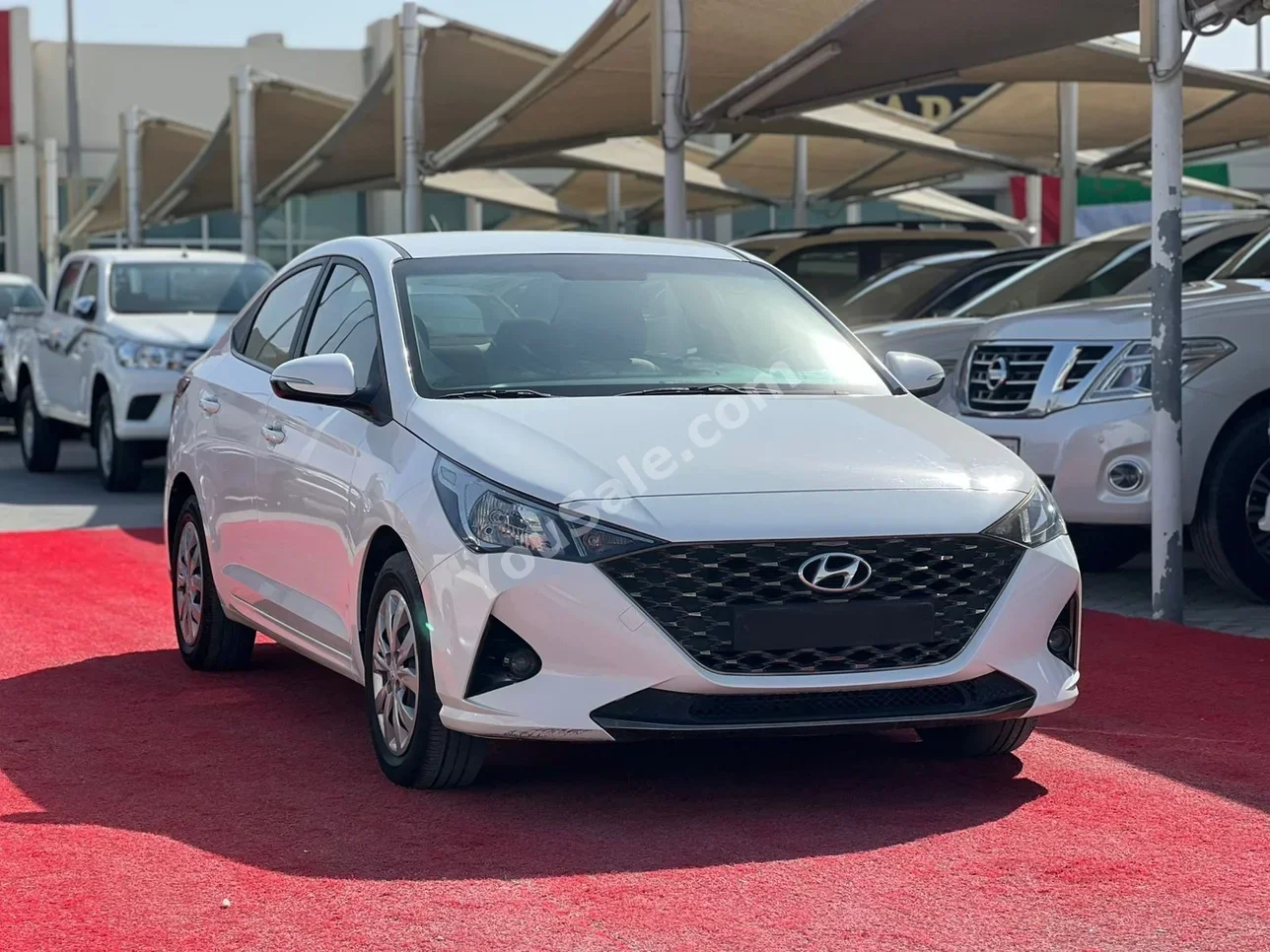 Hyundai Accent 1.6 2022 Automatic 54,000 Km 4 Cylinder AWD Sedan White