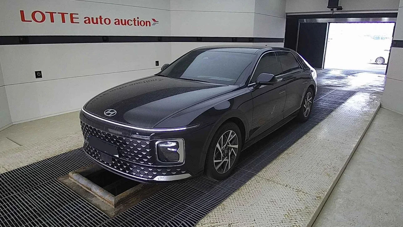 Hyundai Grandeur 2023 Automatic 13,498 Km 4 Cylinder FWD Sedan Black